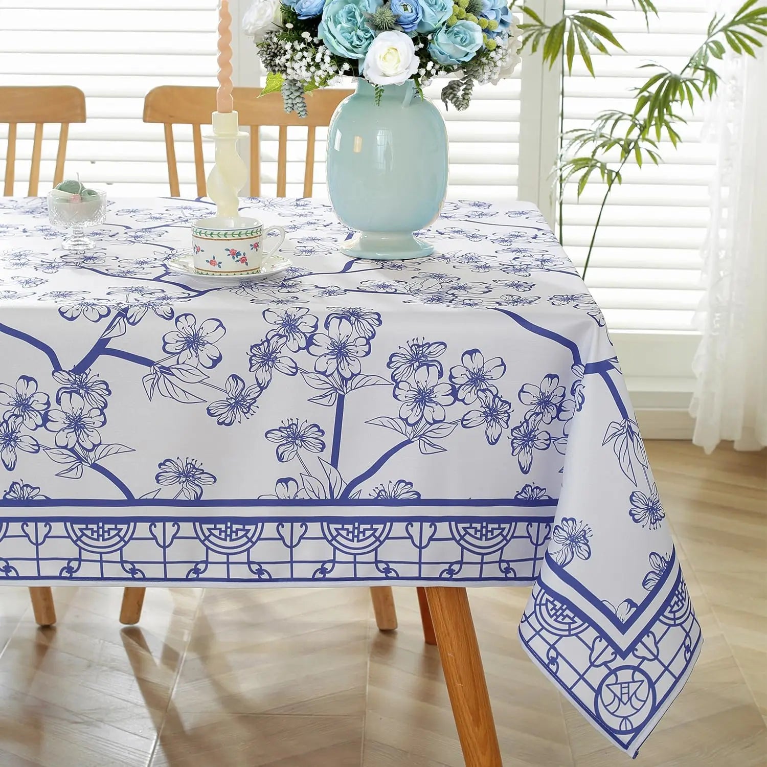 Toalha de Mesa Retangular Azul Floral